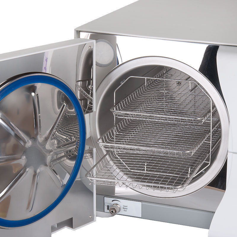 Autoclave Medical Class B 18L by Beauty System with digital display and printer for sterilization in medical and dental clinics.