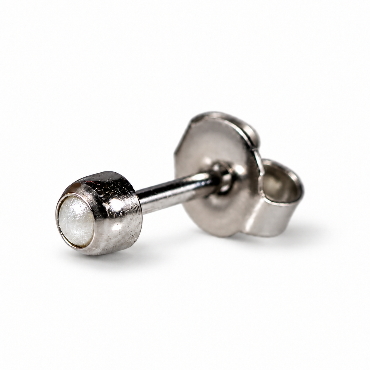 Caflon Blu Piercing Earrings Pearl Cabochon 4 mm (White Stainless Steel)